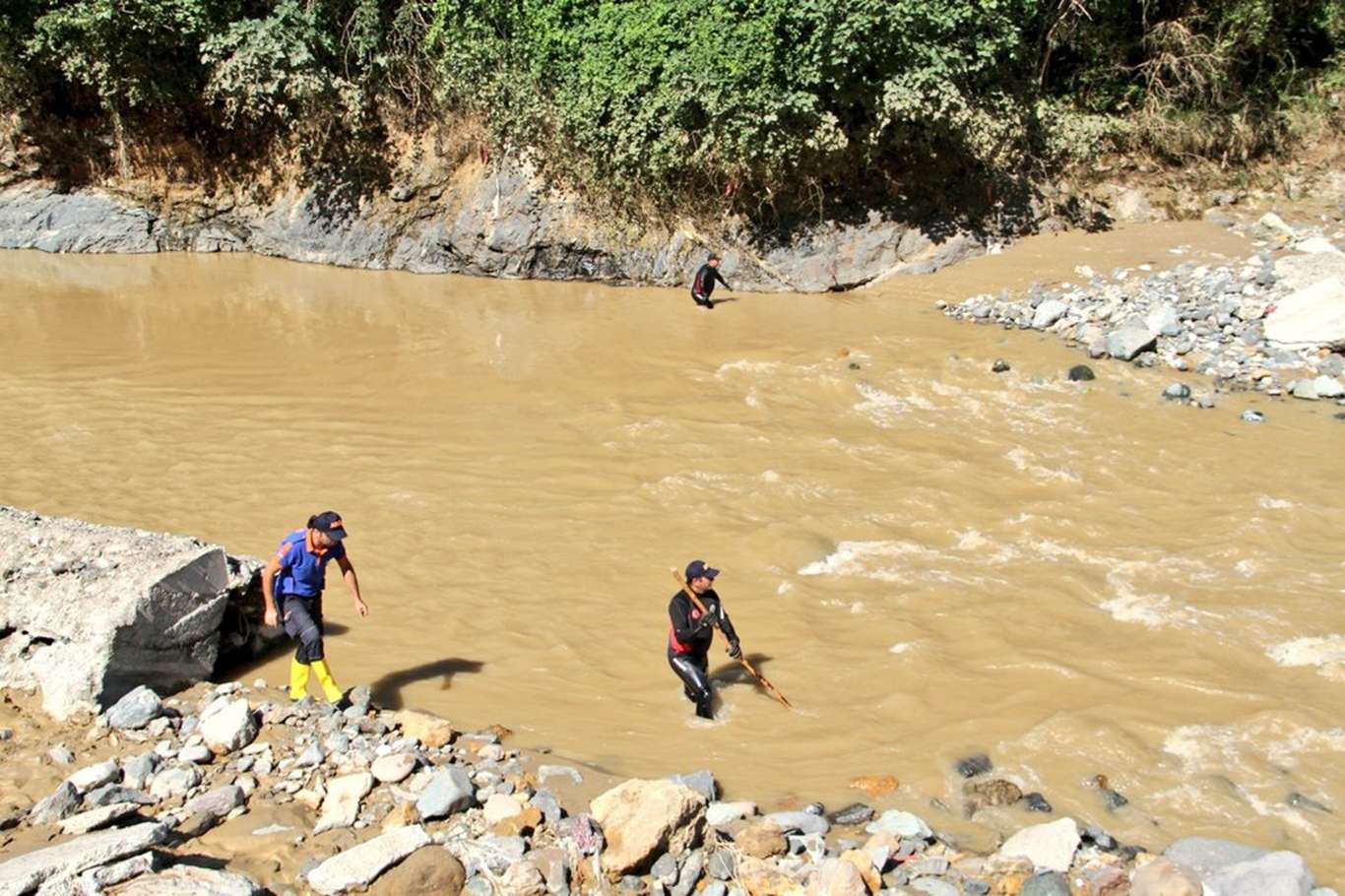 AFAD: Giresun'da kayıp 7 vatandaşı arama çalışmaları devam ediyor AFAD: Giresun'da kayıp 7 vatandaşı arama çalışmaları devam ediyor